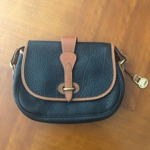 Authentic Dooney & Bourke Black and Tan Crossbody Bag 🖤
